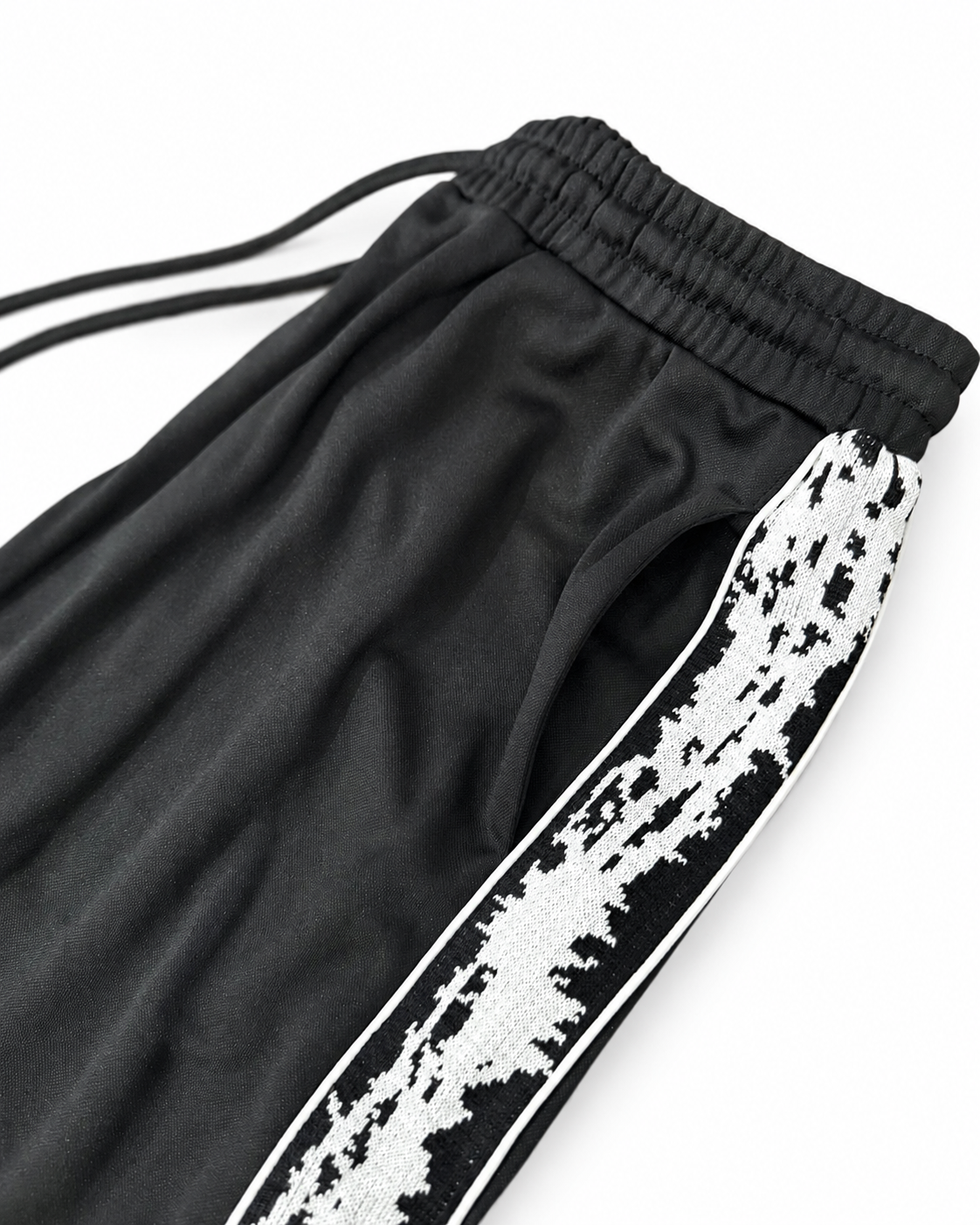 Relations Track Pant [Black]